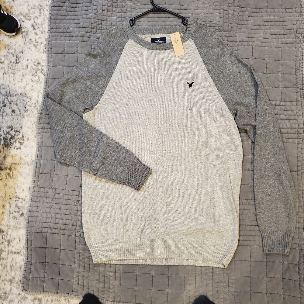 American Eagle Gray Crew Neck Classic Fit Sweater NEW